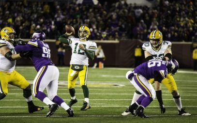 Aaron-Rodgers-lading-the-Packers-to-victory-against-the-Vikings-720x450